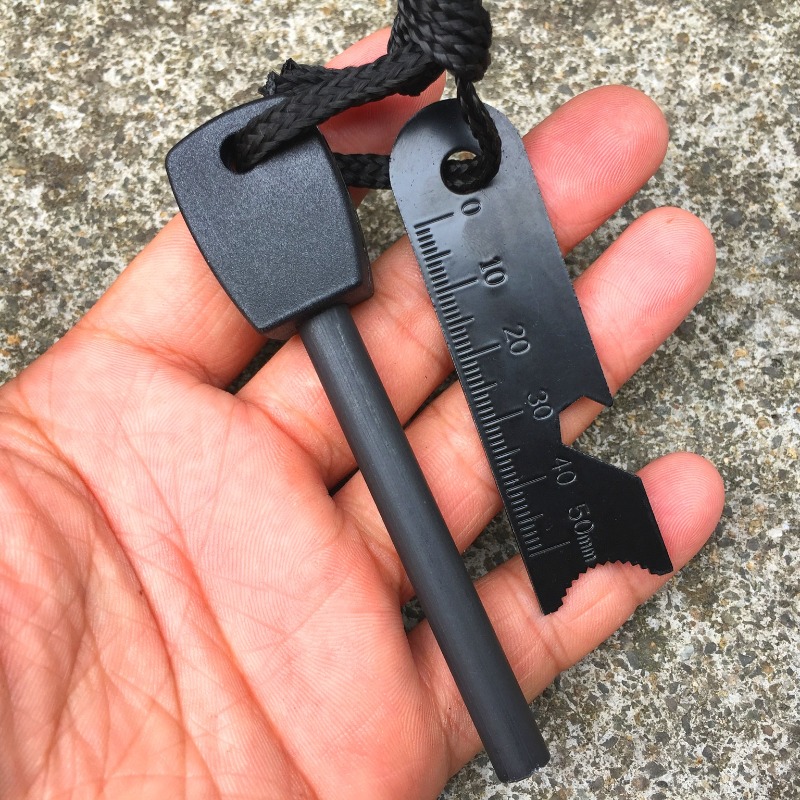 Outdoor Survival Fire Starter  - Ferro Rod Striker 评论和价格